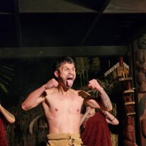 20250503_191712 In the Maori Haka dance, the protrusion of the tongue and bulging of the eyes is a typical move. The traditional meaning of this move is to say to the enemy 