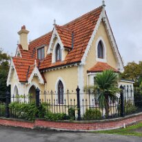 20250429_090558 The Mona Vale gate house marks the entrance to the Mona Vale Garden Park