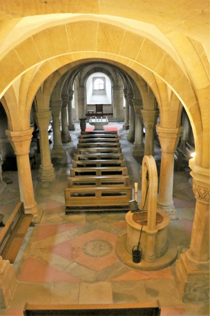 O_Bamberg00048 Eastern crypt and well used for baptisms