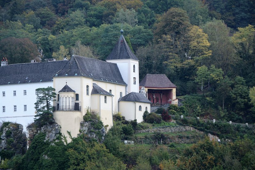 H_Danube00018 Schloss Schönbühel unique open chapel