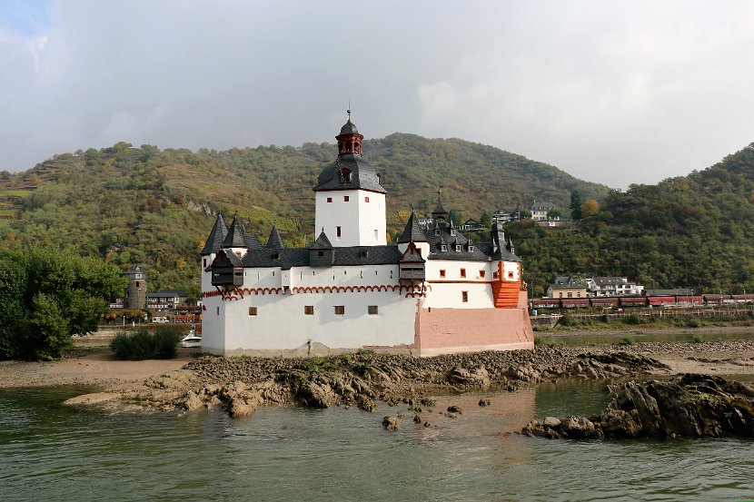 S_Middle Rhine00123 Pfalzgrafenstein Castle