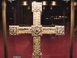 G_Vienna00158 Holy Lance and Imperial Cross and Particle of the True Cross.jpg