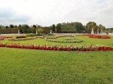 G_Vienna00197 Schönbrunn Palace Gardens.jpg